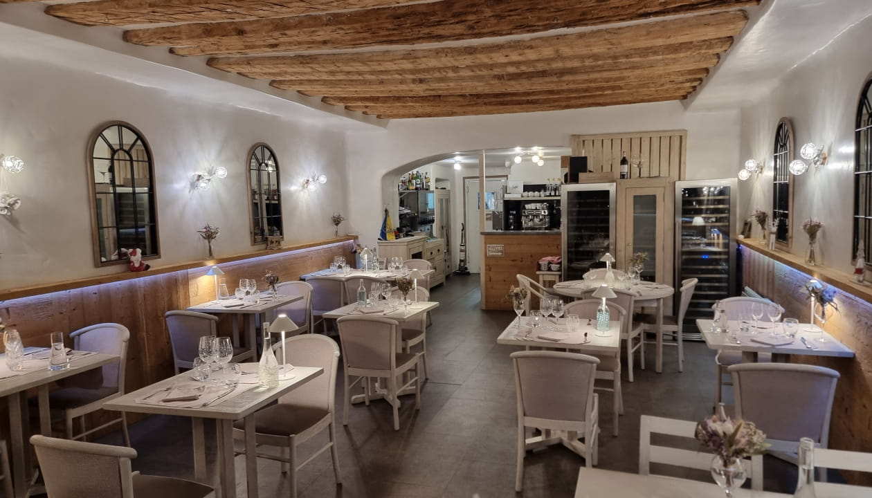 Intérieur du restaurant La Voûte à Moûtiers